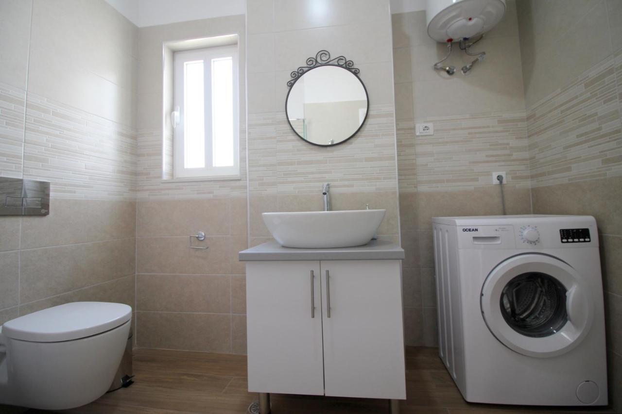 Nefeli Apartments Sarandë Eksteriør billede