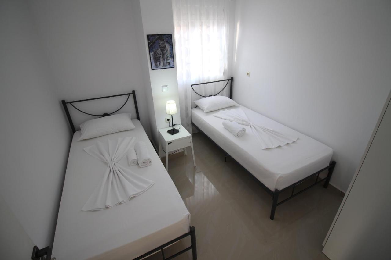 Nefeli Apartments Sarandë Eksteriør billede